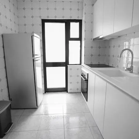 Downtown 2 Bedroom Peaceful Flat - Balcony & Private Parking شقة *