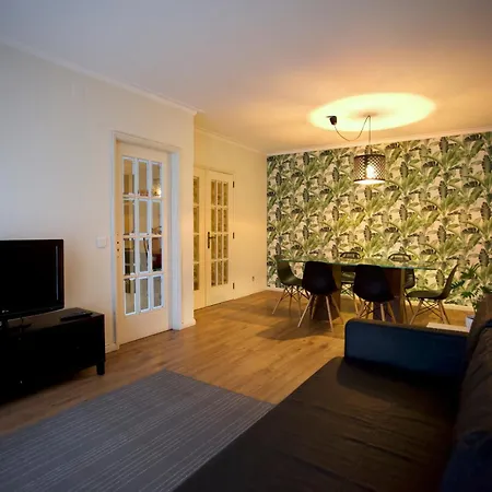 Downtown 2 Bedroom Peaceful Flat - Balcony & Private Parking شقة *
