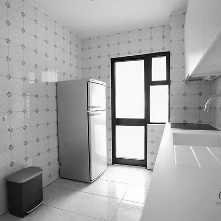 شقة Downtown 2 Bedroom Peaceful Flat - Balcony & Private Parking *