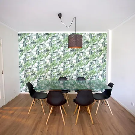 Appartement Downtown 2 Bedroom Peaceful Flat - Balcony & Private Parking *