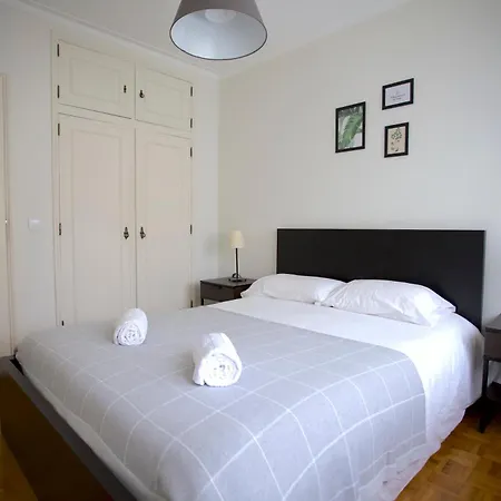 Downtown 2 Bedroom Peaceful Flat - Balcony & Private Parking Appartement