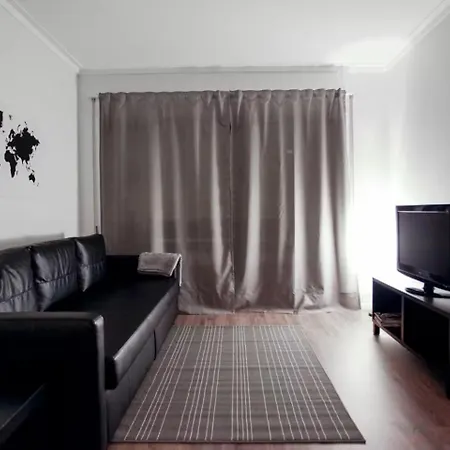 Downtown 2 Bedroom Peaceful Flat - Balcony & Private Parking Appartement Oporto