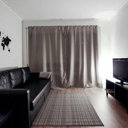 Downtown 2 Bedroom Peaceful Flat - Balcony & Private Parking