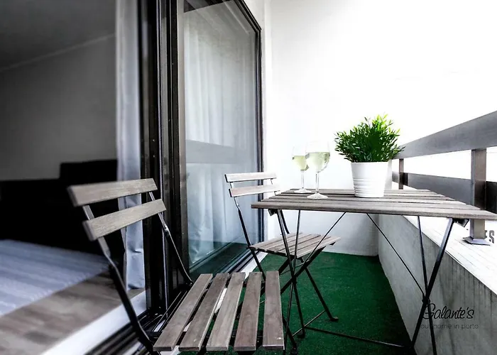 Daire Downtown 2 Bedroom Peaceful Flat - Balcony & Private Parking *