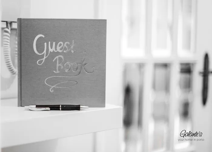 Downtown 2 Bedroom Peaceful Flat - Balcony & Private Parking Porto