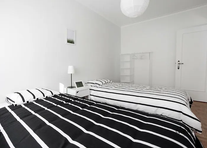 Appartement Downtown 2 Bedroom Peaceful Flat - Balcony & Private Parking Porto