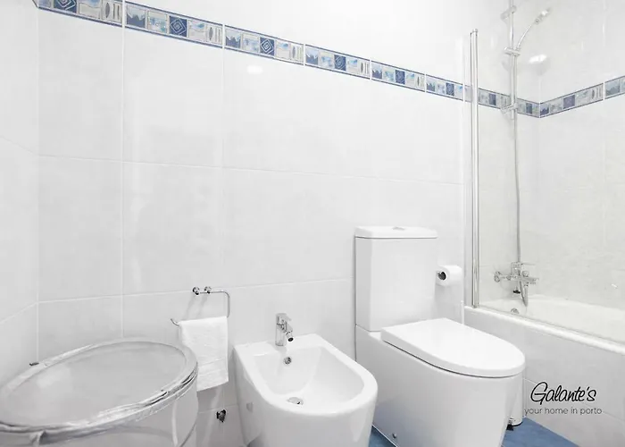 Downtown 2 Bedroom Peaceful Flat - Balcony & Private Parking Daire