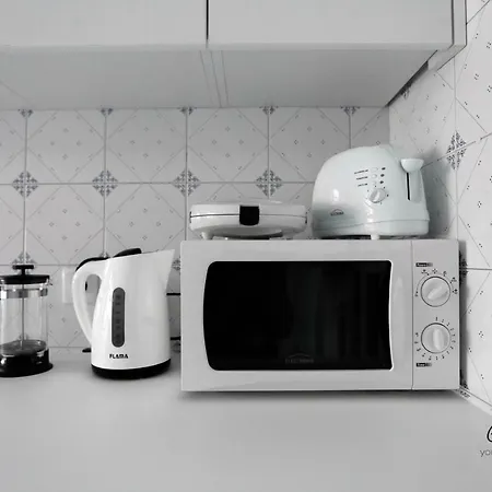 Downtown 2 Bedroom Peaceful Flat - Balcony & Private Parking * Oporto